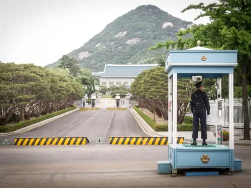 청와대 외부 또는 한국 대통령 거주지 인 청와대