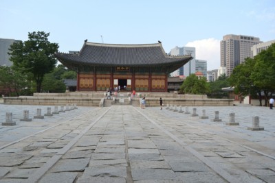 Looking at the beautiful Junghwajeon Hall inside Deoksu Palace in Seoul