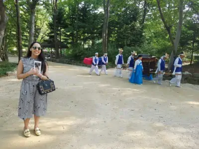 Watching traditional style royal transport at the Folk Village in Yongin