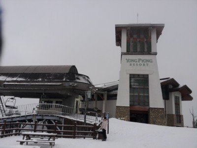 Yongpyong ski lift covered in heavy snow