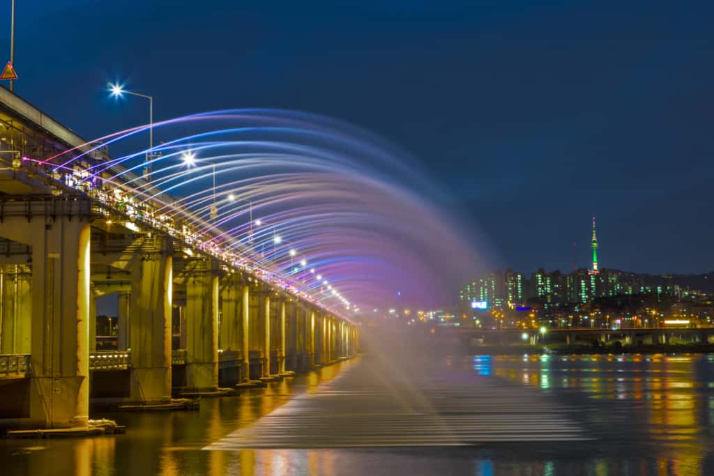 Night view from Banpo bridge