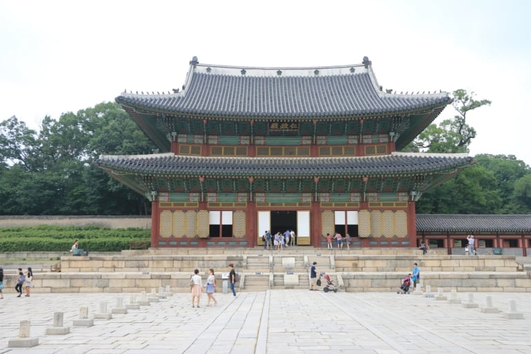 Looking at the colorful Injeongjeon Hall inside Changdeokgung Palace