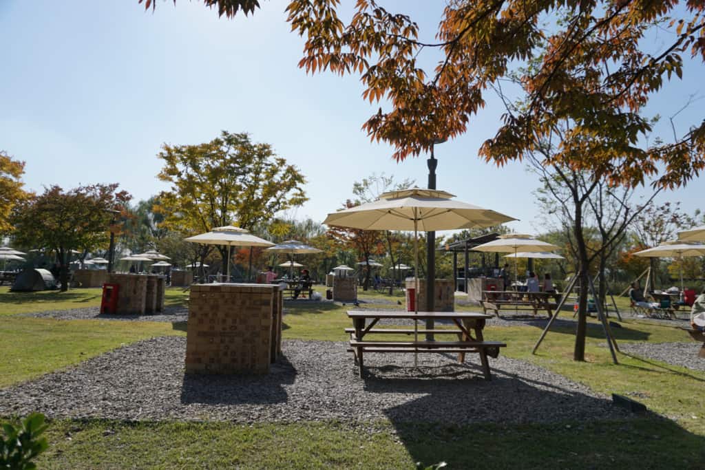 The BBQ zone at Nanji Camping Ground