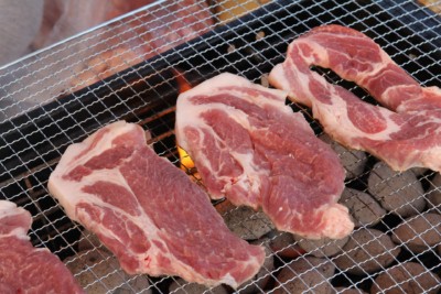 Cooking a Samgyupsal pork belly BBQ while glamping in Seoul