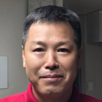 Hong is VIP Travel's Chinese speaking tour guide based here in South Korea
